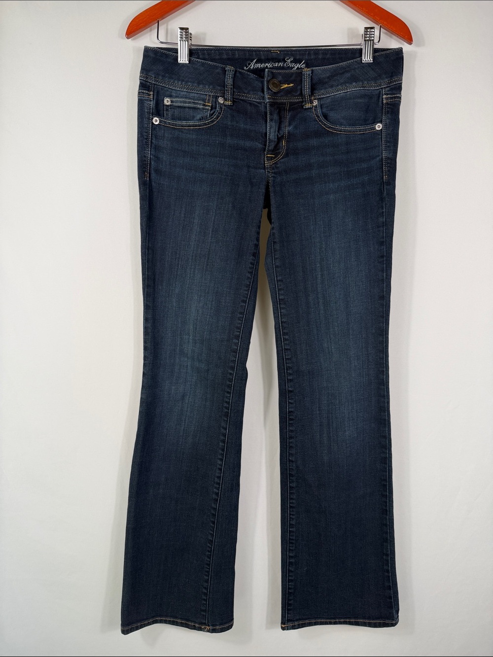 American Eagle Low Rise Slim‎ Boot Women's Dark Wash Bootcut Jeans. Size 6.